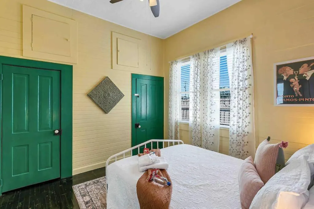 Friends Airbnb Themed 2Bed 2Bath Walkable To All Of Ybor Tampa 0*,